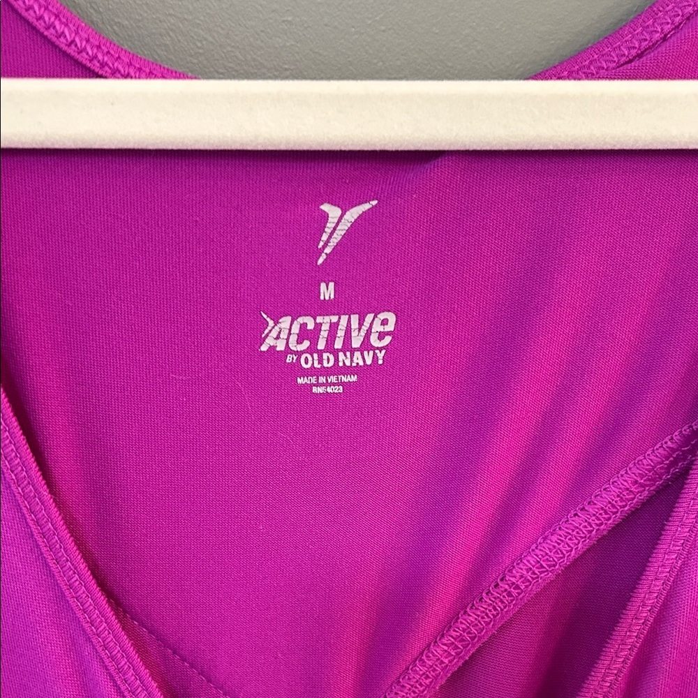 Old Navy Fuchsia Women's Tank Top active Size Medium - Picture 3 of 7